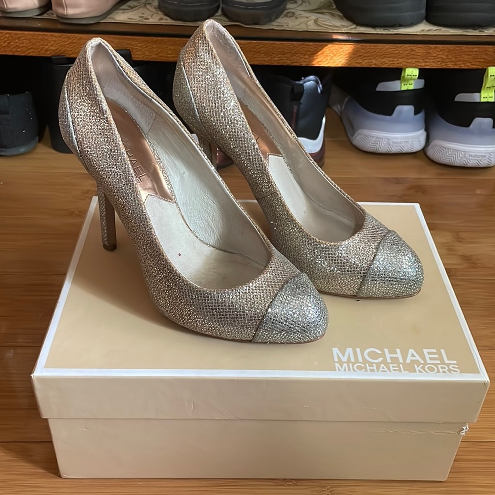 Michael Kors Glitter Pumps